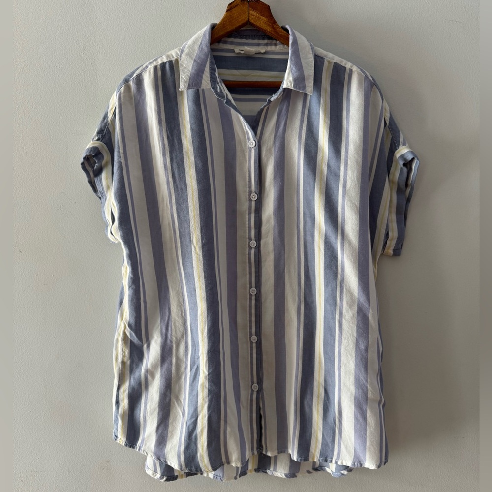 BeachLunchLounge Short Sleeve Button Down Shirt - Sz Small, relaxed, lightweight